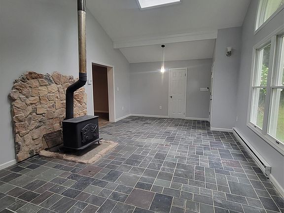 3rd image of 21 Browns Road