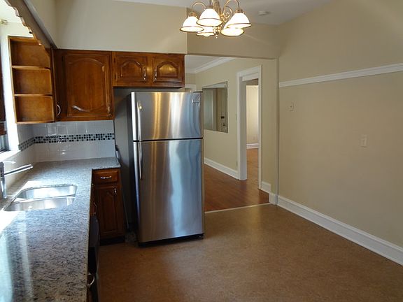 3rd image of 6611 N Talman Ave #2