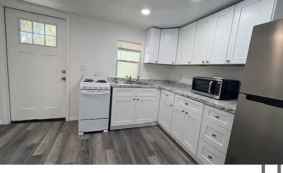 5th image of 767 20th Ave S
