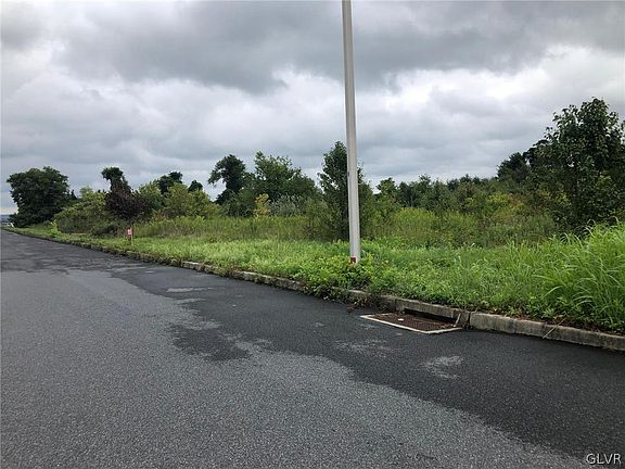2nd image of 1200-1230 Braden Blvd E