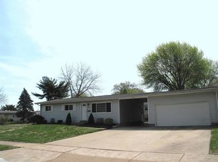 1420 Thrush Ln, Florissant, MO