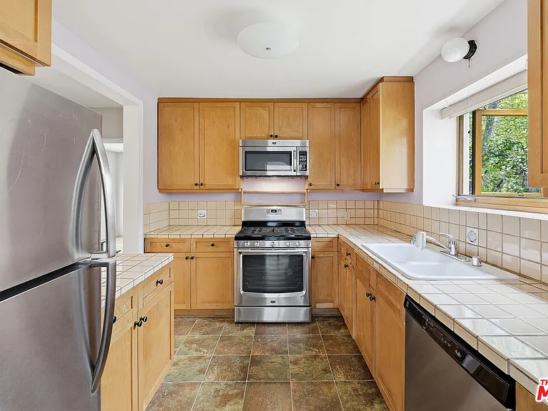 820 Crestmoore Pl — Photo 10