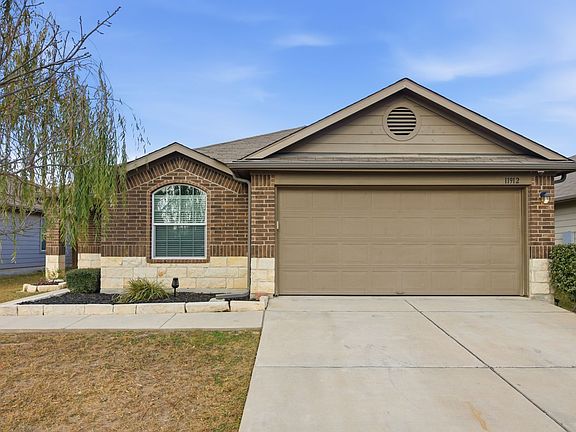 3rd image of 11912 Jamie Dr