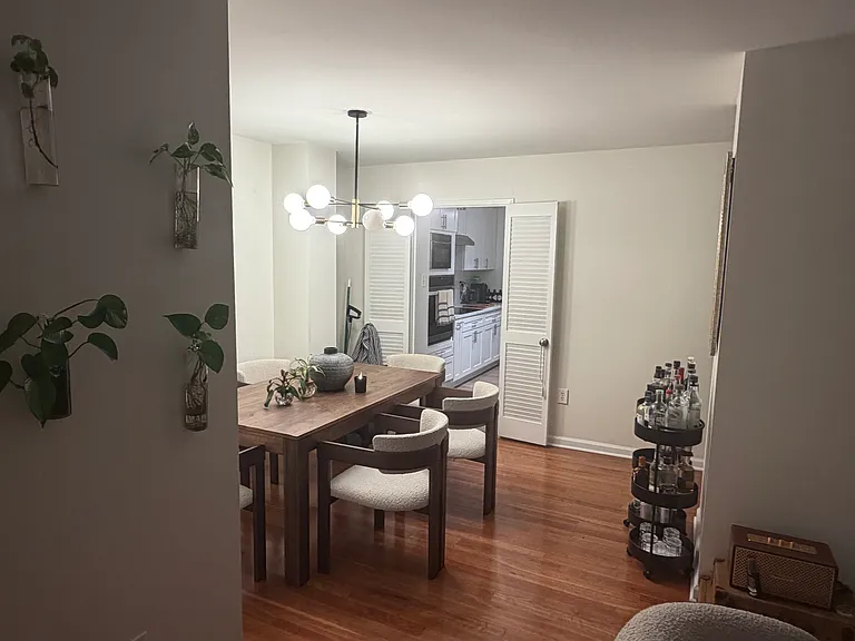5300 Holmes Run Pkwy — Photo 1