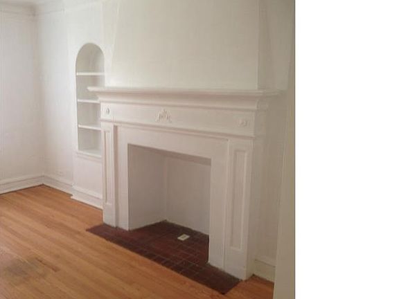 5th image of 6058 N Rockwell St APT 1