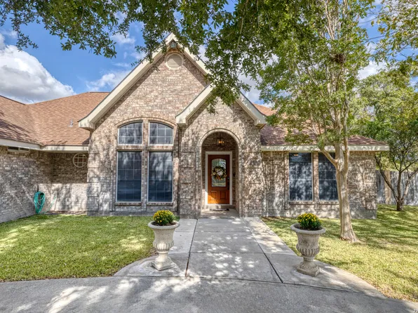 2130 HACKBERRY DR, Uvalde, TX 78801
