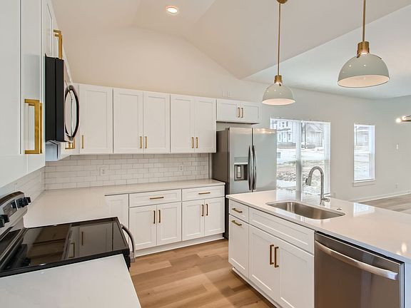 2nd image of 1124 Alcove Way