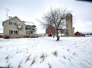 7726 W Hillcrest Dr, Manitowoc, WI 54220