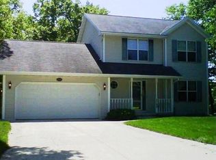 2795 Hazelwood Ln, Green Bay, WI 54303