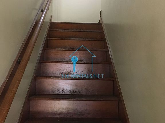 4th image of 121 W 2nd St #1