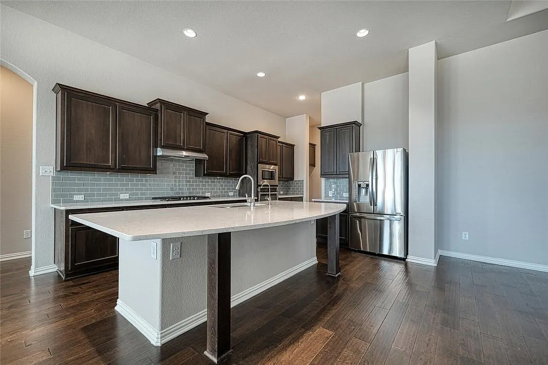 4 bed, 3.5 bath, 2563 sqft, $3,450 — Photo 3