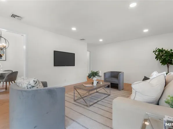 530 Broad Ave APT 2, Englewood, NJ 07631