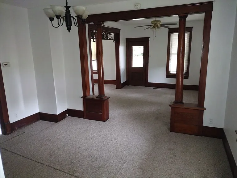 329 N Main St — Photo 5