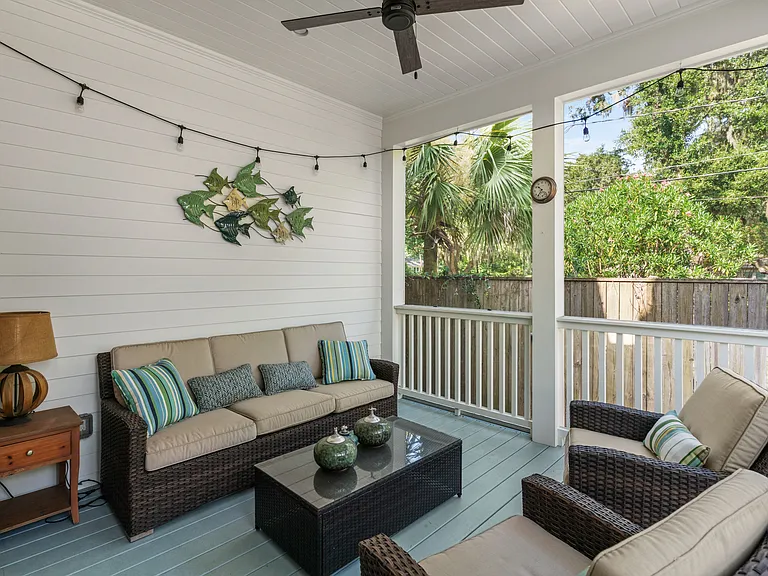 1044 Village Oaks Ln — Photo 5
