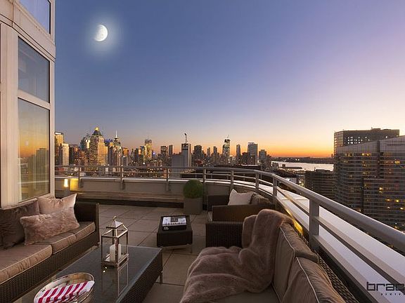 4th image of 555 W 59th St Unit Phb