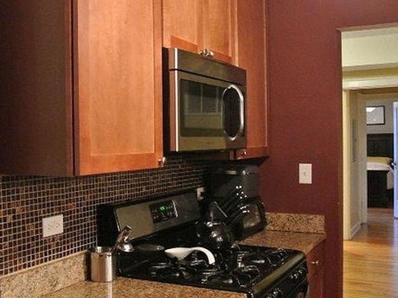 3rd image of 1126 Washington Blvd APT 2