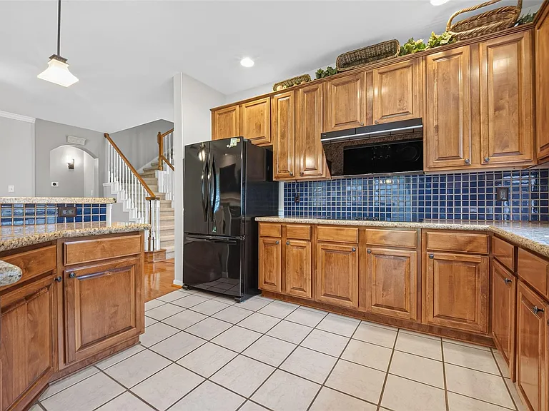 4414 Ringrose Dr — Photo 14