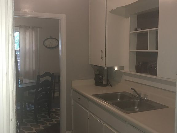 5th image of 1158 Redwood Ave