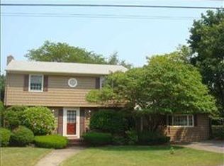 166 Imperial Dr, Warwick, RI 02886