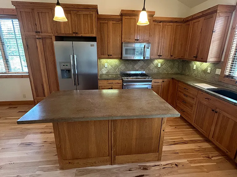1524 Roosevelt Ave — Photo 39