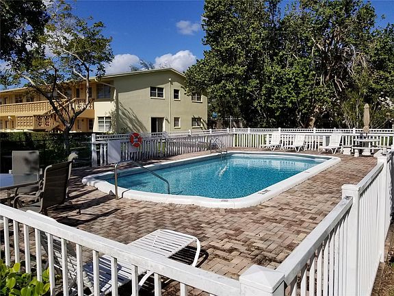 5th image of 701 W Pine Drive #110