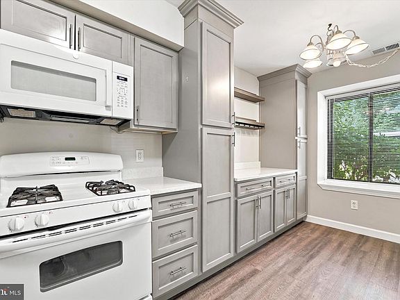 4th image of 6701 Hilltop Dr #232