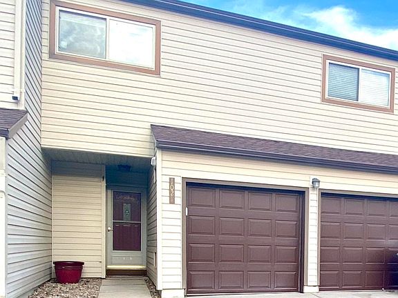 2nd image of 1021 Teewinot Cir