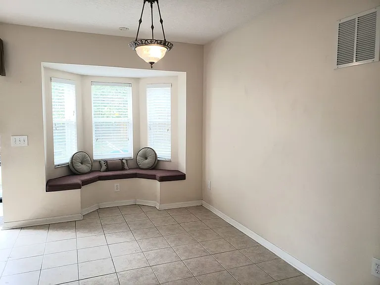 10310 Lakeside Vista Dr — Photo 4