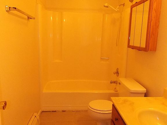 5th image of 1036 Reinoehl St APT A