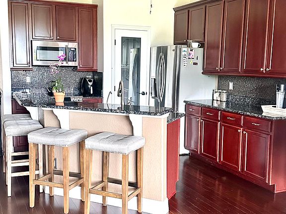 5th image of 1033 Greengate Blvd