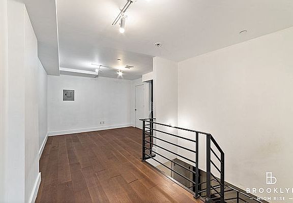 4th image of 843 Dekalb Ave #1E