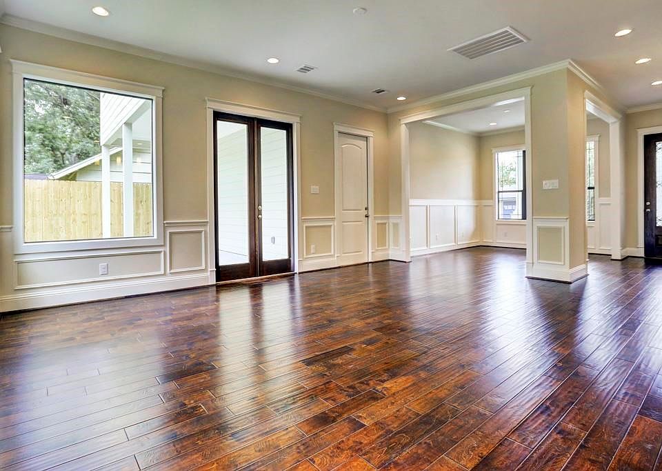 Additional view of the living room showing that you have ample wall space to display your favorite art pieces.
