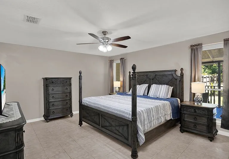 Huge Master Bedroom with Cal King Bed and Walk-in Closet