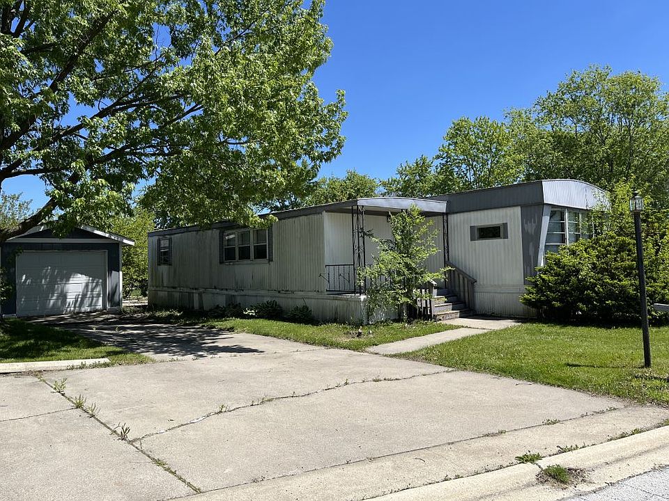 1st image of 96 Robin Rd #96ROBI