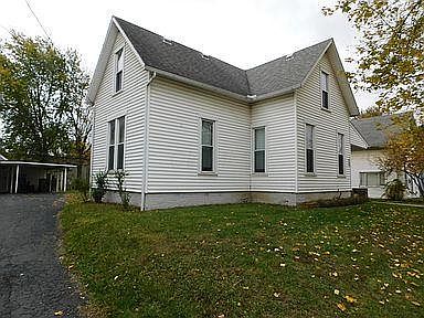 2nd image of 425 E 7th St