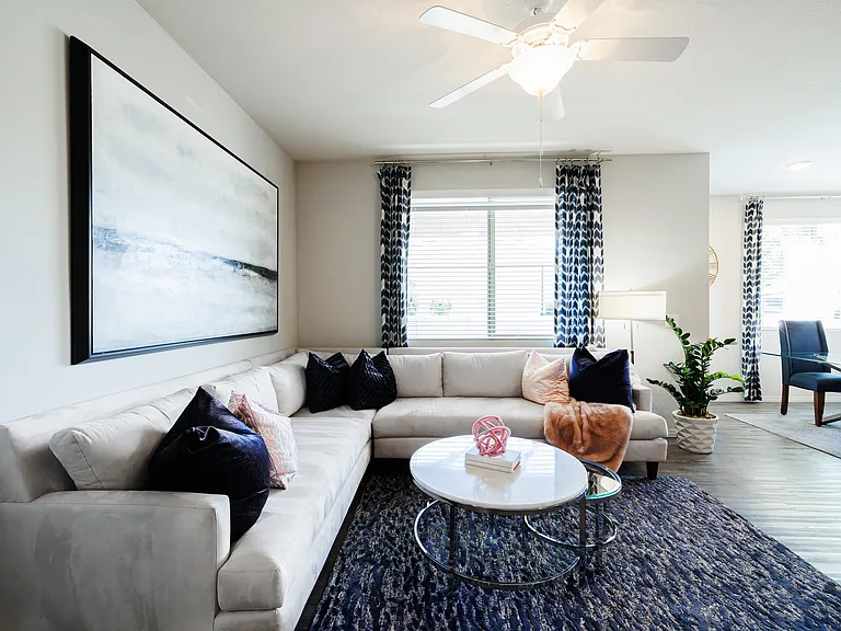 THE GALLERY APARTMENT HOMES — Photo 10