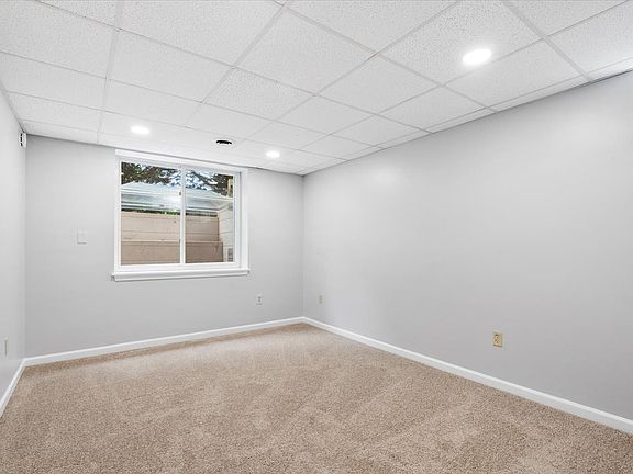 5th image of 815 Aztec Dr #B