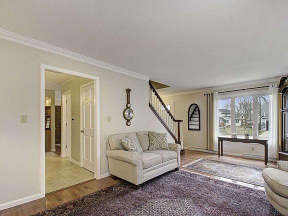 5th image of 1839 Acorn Ln
