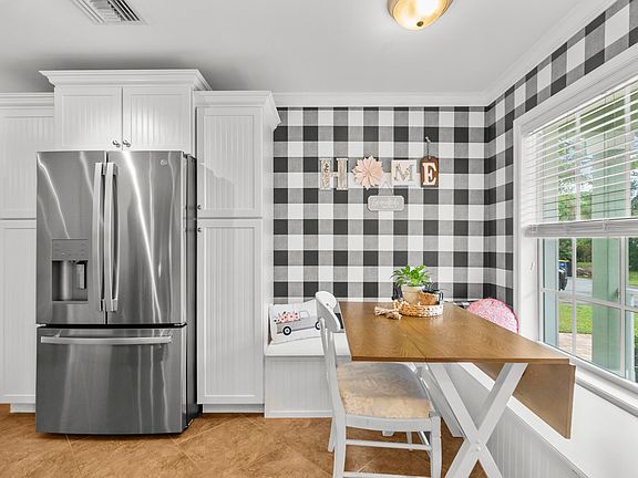 5th image of 942 SW 30th Street
