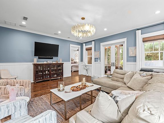 2nd image of 265 Artesian Way