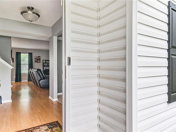4th image of 13084 Sweet Briar Pkwy