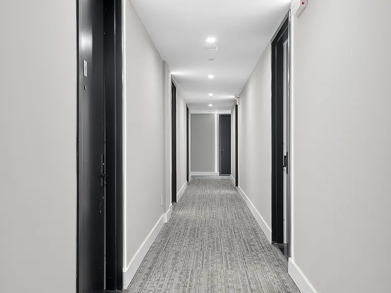 1020 Rogers Ave #4L — Photo 6