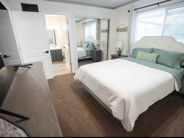 16097 Touraine Dr, Clinton Township, MI 48038