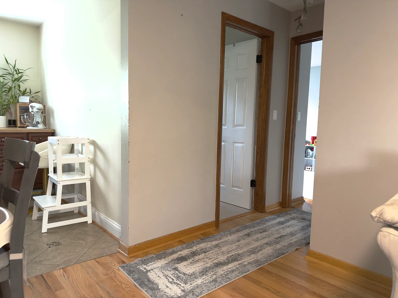 1202 E Ardyce Ln — Photo 3