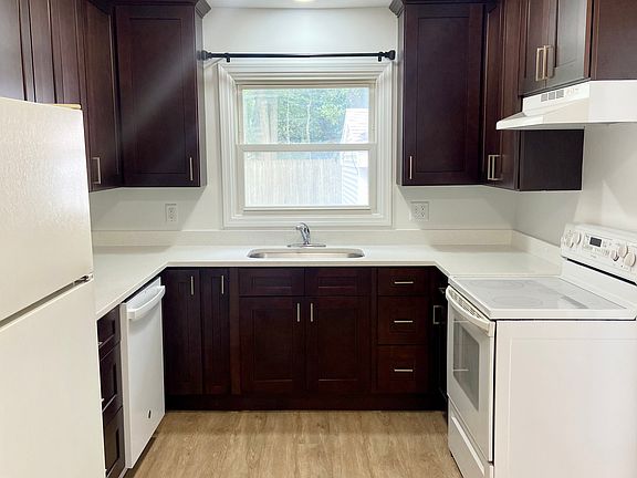 4th image of 452 Bisaillon Ave