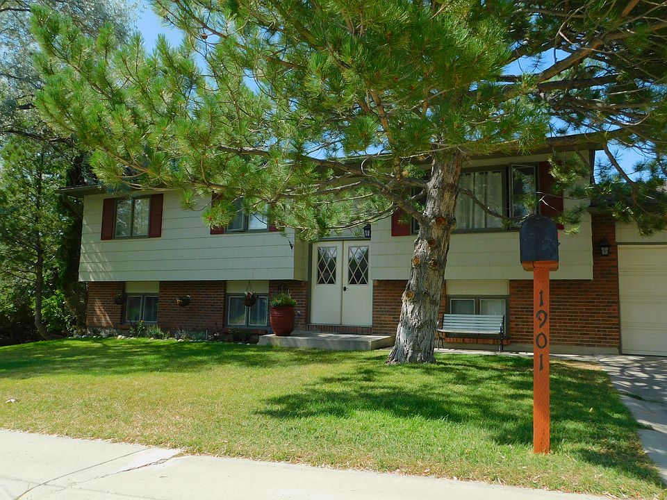 1st image of 1901 Garnet St