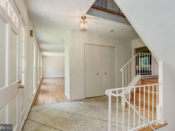 5th image of 7904 Charleston Ct