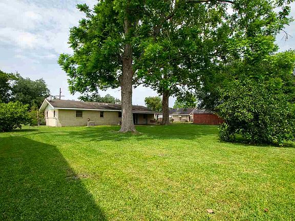 3rd image of 222 Chennault St