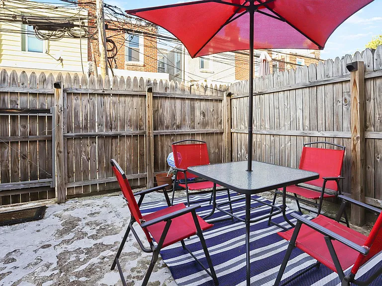 3346 Livingston St — Photo 24