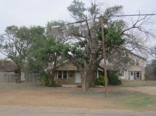 609 E 5th St, Anton, TX 79313